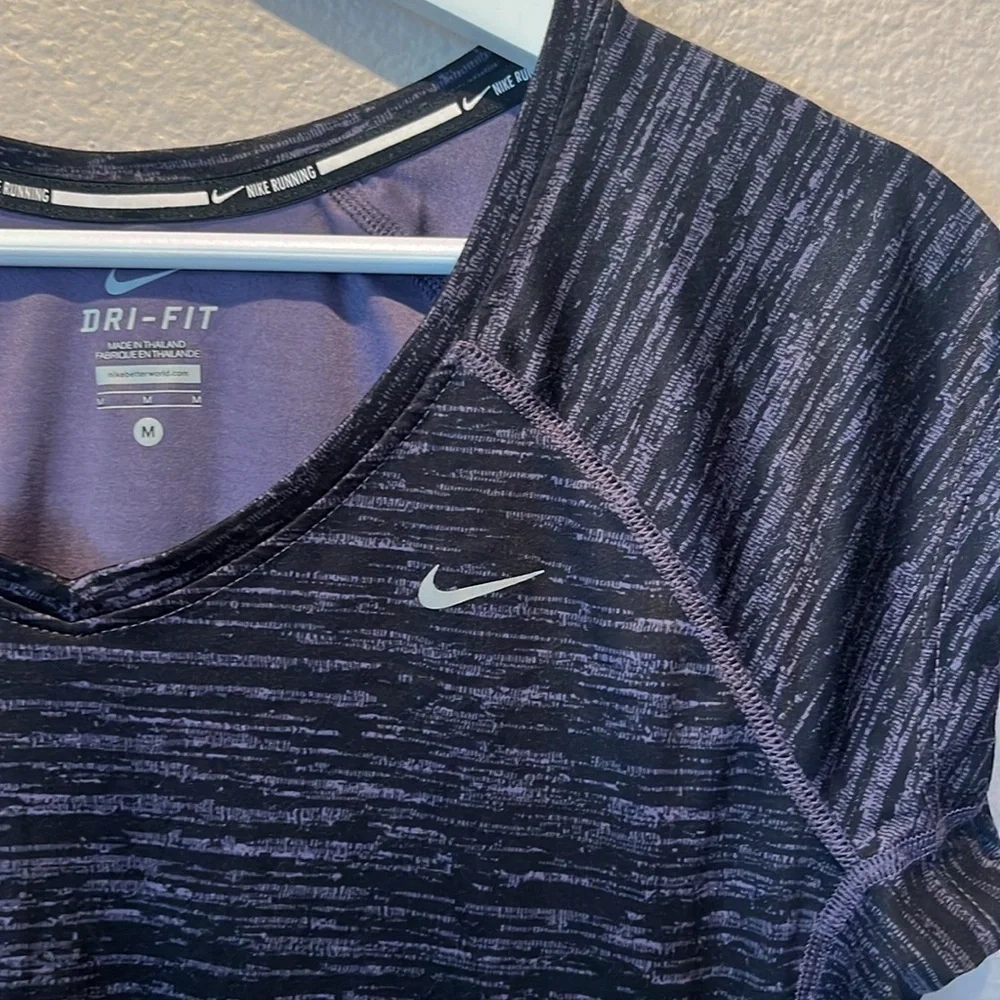 Nike Running Women’s Miler Running Athletics T Shirt Size Medium